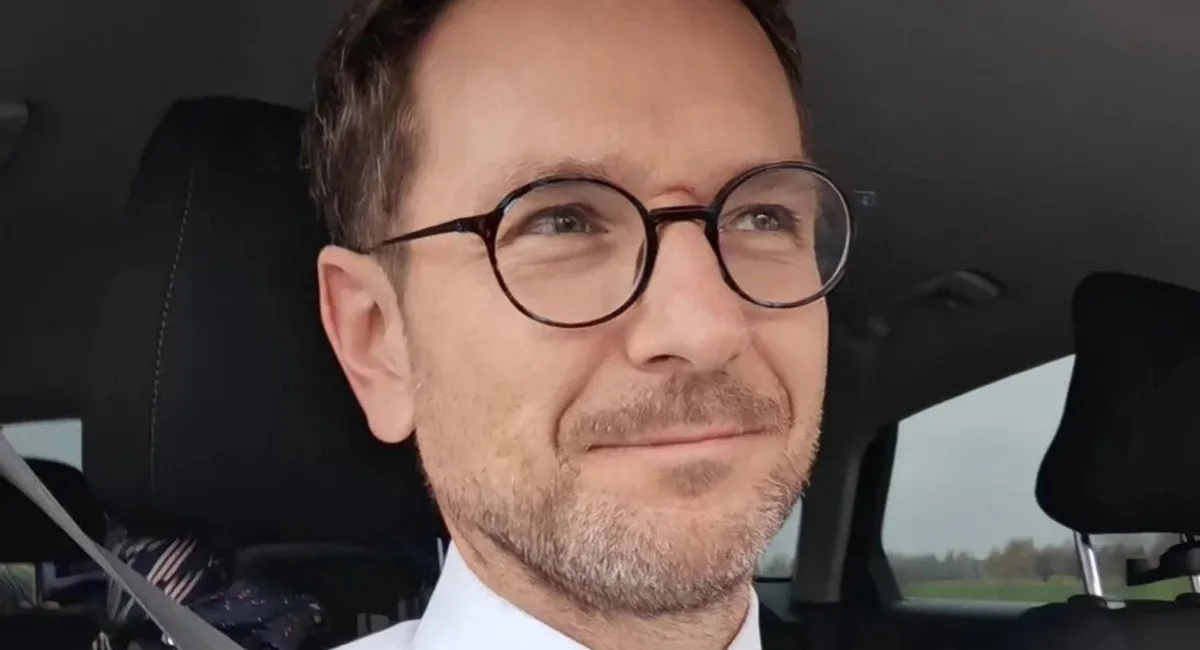 У Брюсселі стріляли по машині євродепутата з Польщі: що відомо про стан політика - today.ua