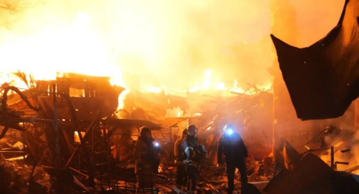 Адская ночь в Запорожье: после массированной атаки РФ в городе известно о погибших и масштабных пожарах (фото, видео) - today.ua