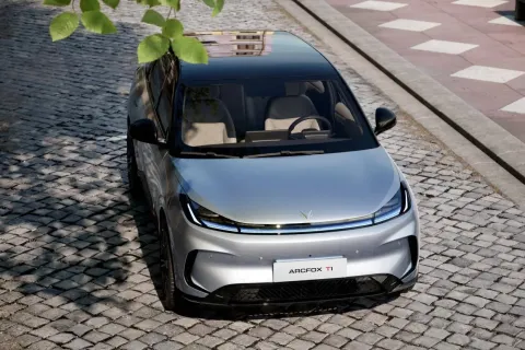 Дешёвый аналог VW ID.3: BAIC представила электромобиль всего за 8700 долларов (фото)