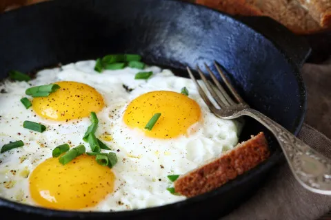 Украинцев кормят опасными яйцами с антибиотиками: если бы их не завезли во Францию, мы бы об этом не узнали