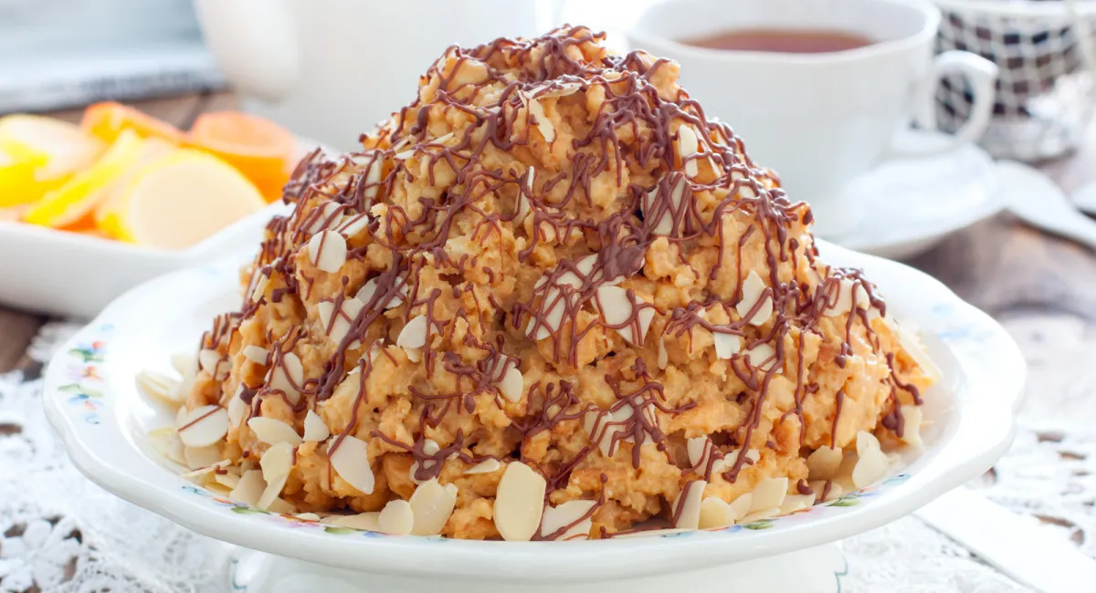 Торт на скорую руку: как быстро приготовить вкусный десерт на завтрак - today.ua