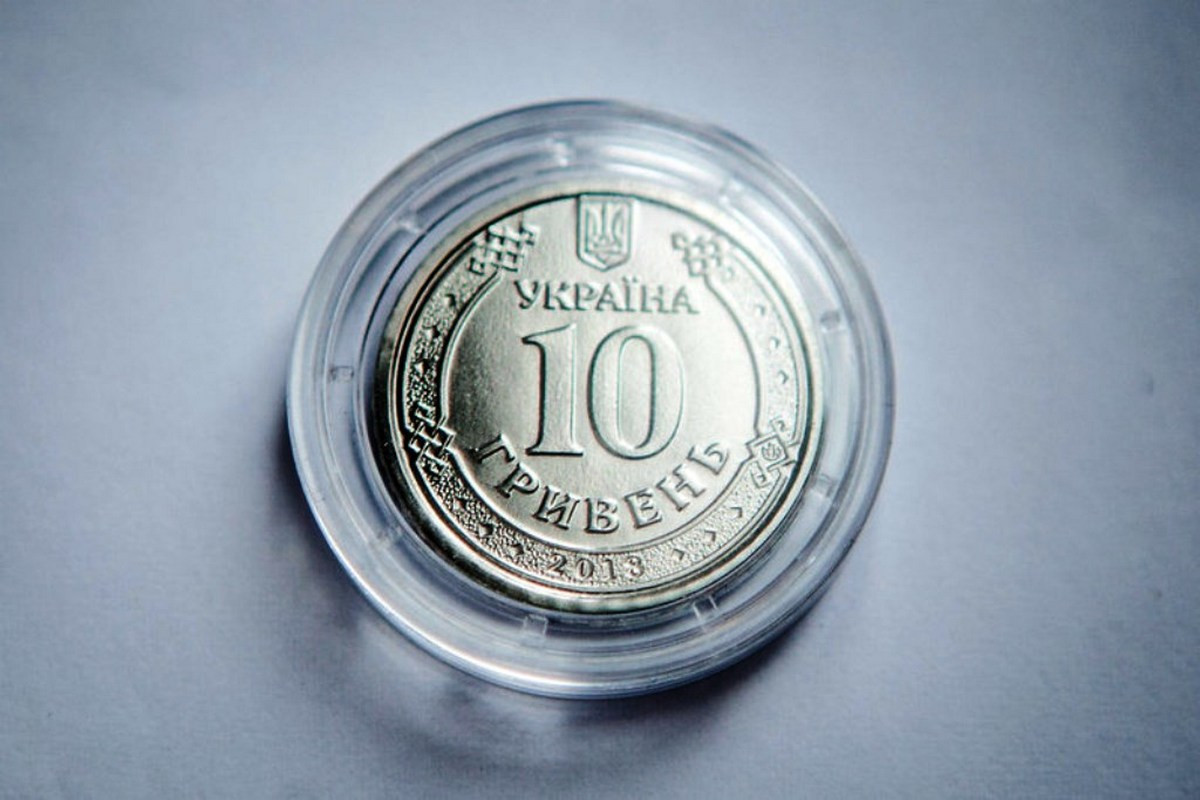 У Нацбанку презентували дві нові монети номіналом 10 гривень: як виглядають