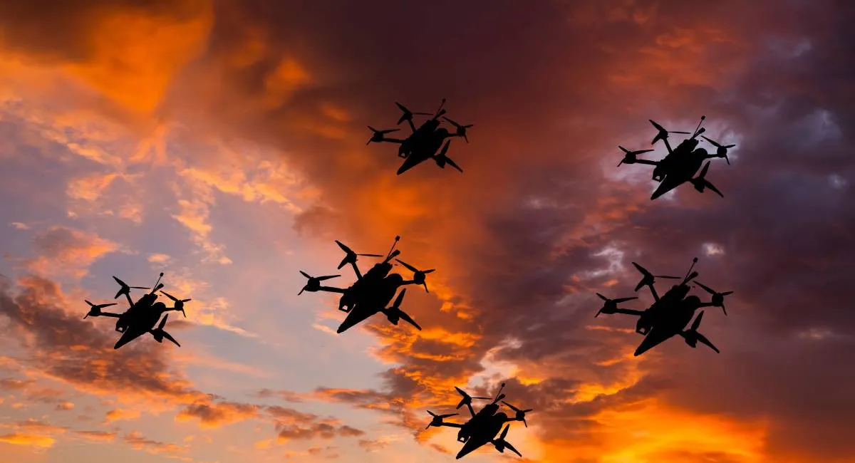 Мешканцям радять сховати автомобілі: ворог націлив FPV-дрони на ще одне українське місто - today.ua