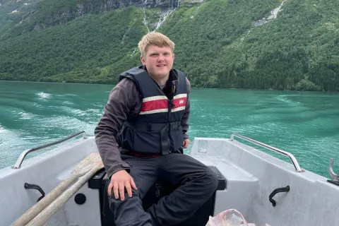 В Норвегии рыбак три часа боролся с 280-килограммовой рыбой: фото рекордного тунца