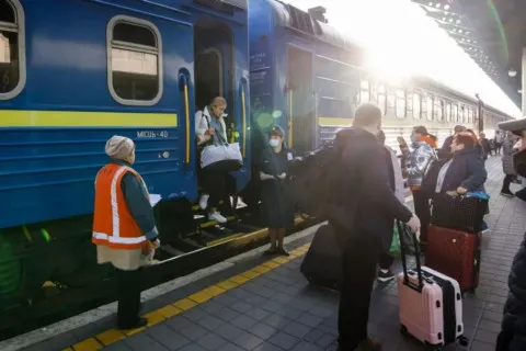 Обстрелы Кировоградщины 23 сентября: инфраструктура повреждена, поезда стоят на станциях