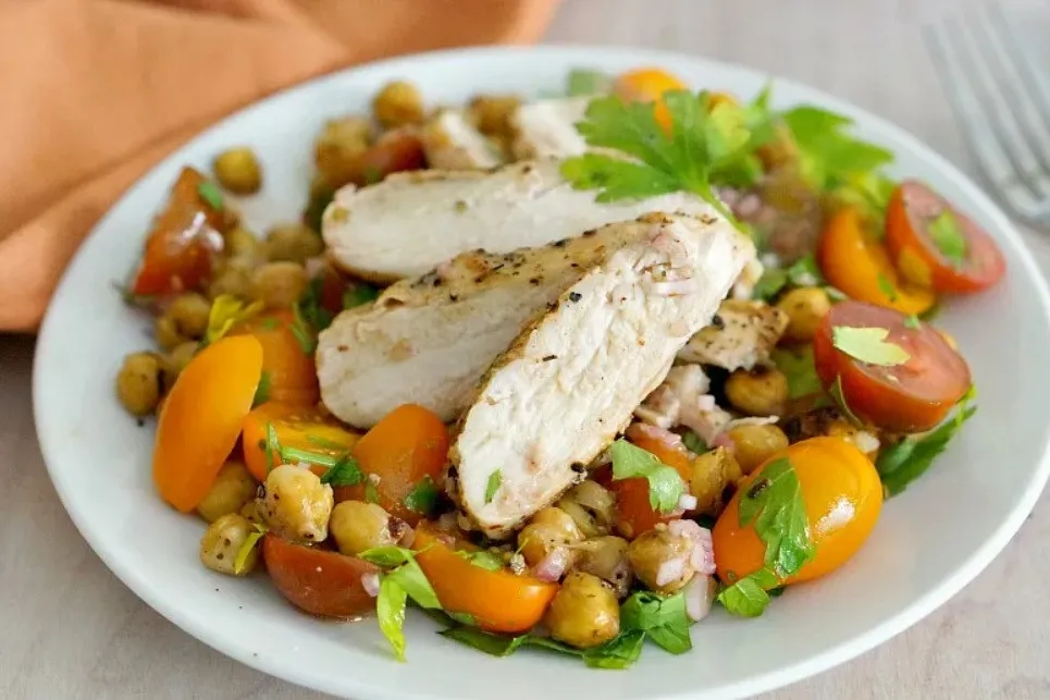 Набагато смачніший за Олів'є: як приготувати на вечерю салат, який сподобається всім Набагато смачніший за Олів'є: як приготувати на вечерю салат, який сподобається всім - today.ua