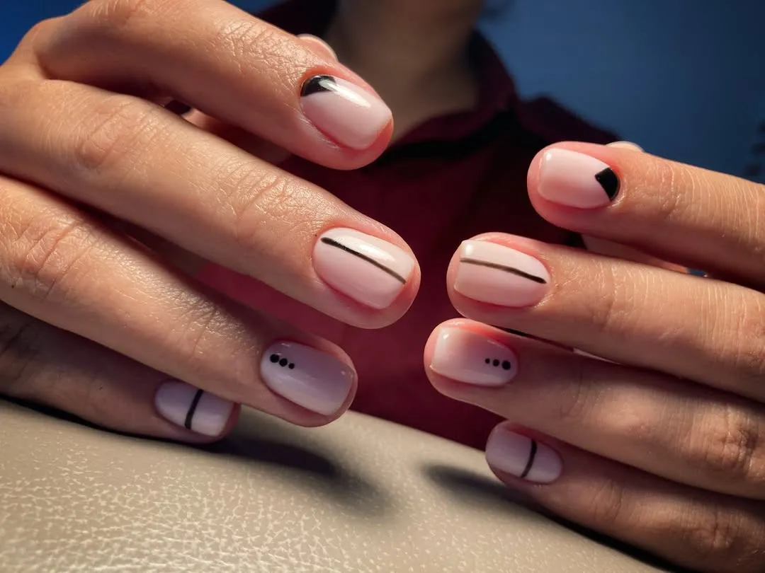 Самый модный осенний маникюр: какие оттенки и дизайны помогут создать эффектный нейл-арт Самый модный осенний маникюр: какие оттенки и дизайны помогут создать эффектный нейл-арт - today.ua