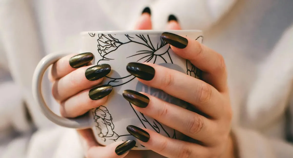 Самый модный осенний маникюр: какие оттенки и дизайны помогут создать эффектный нейл-арт - today.ua
