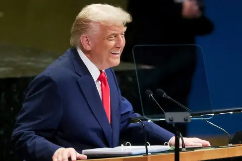 Лестница стала ловушкой, а речь - вызовом: Трампа на Генассамблее ООН накрыл шквал неудач