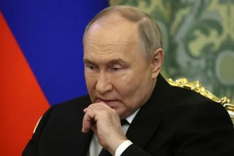 Путин оказался в стратегической ловушке, где каждый выбор представляет для него риск - The Times