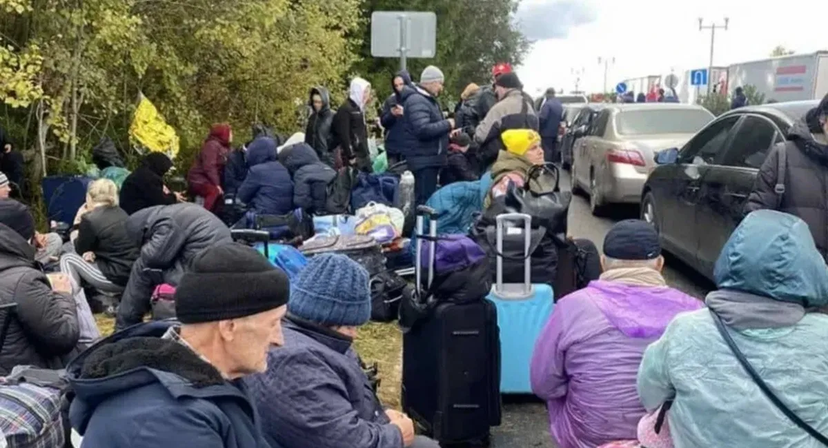 Українців попередили про черги на виїзд до Польщі: що слід знати перед поїздкою - today.ua