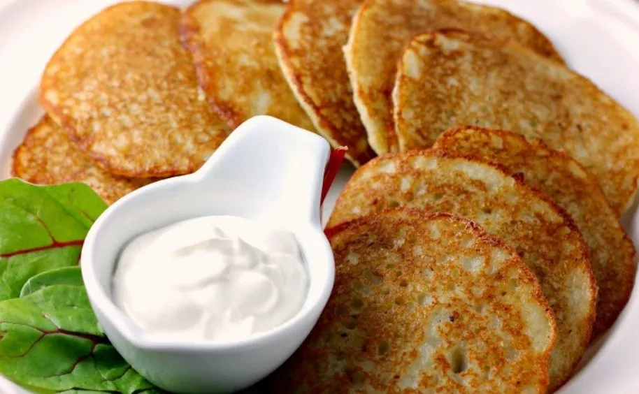 Млинці з картоплею та зеленню: рецепт смачної вечері з доступних інгредієнтів Млинці з картоплею та зеленню: рецепт смачної вечері з доступних інгредієнтів - today.ua