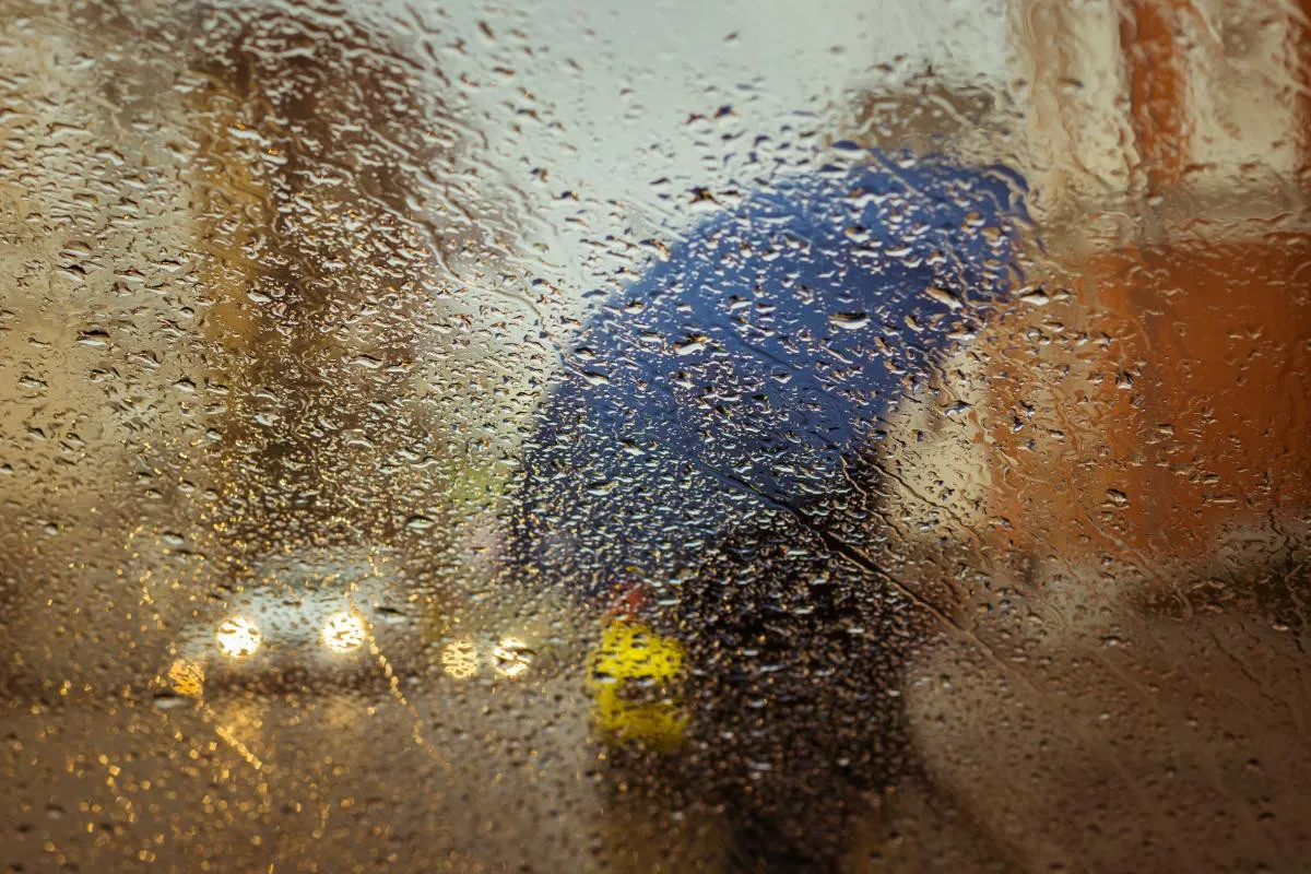 Кардинальна зміна погоди: Україну накриє дощами, але синоптики вже знають дату, коли сонце повернеться Кардинальна зміна погоди: Україну накриє дощами, але синоптики вже знають дату, коли сонце повернеться - today.ua