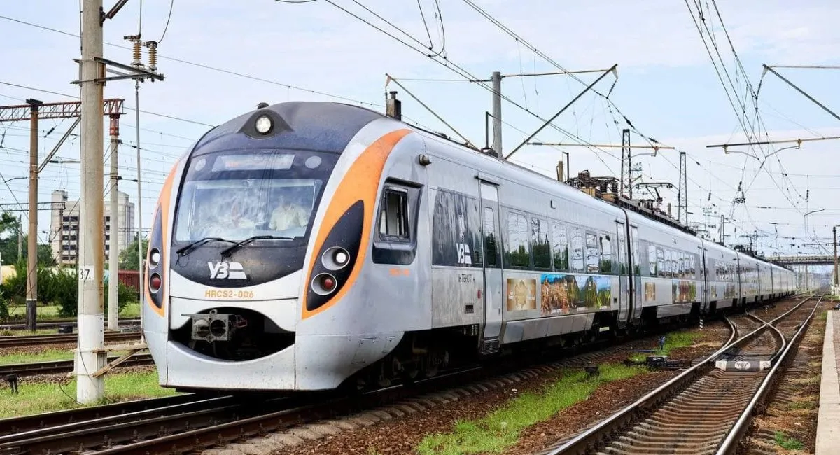 Польські поліцейські затримали п’яного українського машиніста, що керував поїздом із 200 пасажирами - today.ua