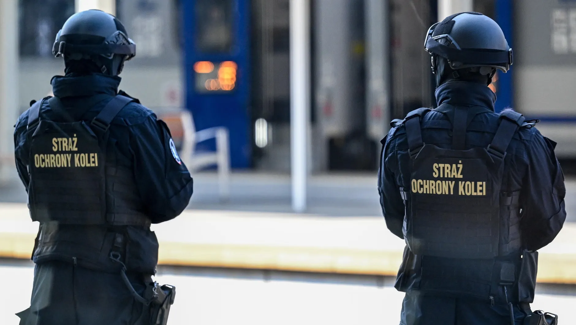 Польські поліцейські затримали п’яного українського машиніста, що керував поїздом із 200 пасажирами Польські поліцейські затримали п’яного українського машиніста, що керував поїздом із 200 пасажирами - today.ua