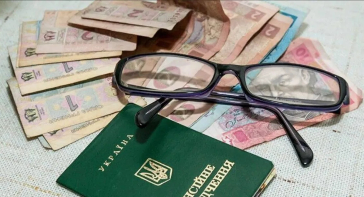 Українці можуть втратити десятки років стажу, необхідного для пенсії: чому так сталося і що робити - today.ua