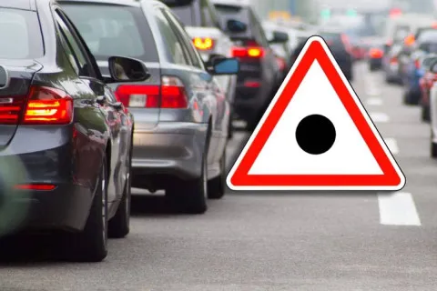 Черная точка на украинских дорогах: о чем предупреждает водителей новый загадочный знак