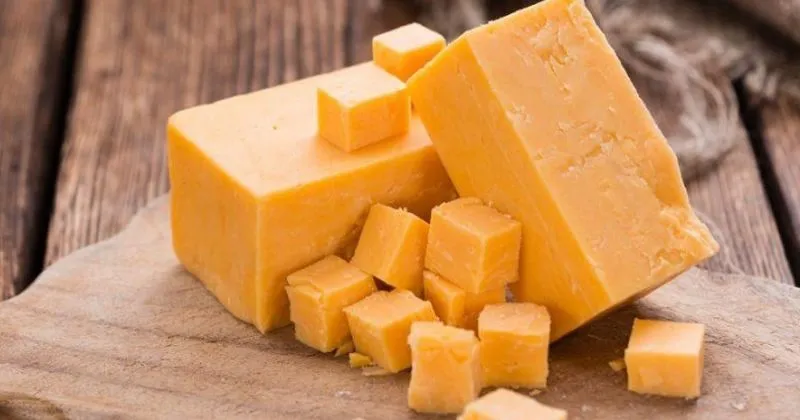 В Україні стрімко скорочується виробництво популярного продукту: чим замінимо тверді сири В Україні стрімко скорочується виробництво популярного продукту: чим замінимо тверді сири - today.ua