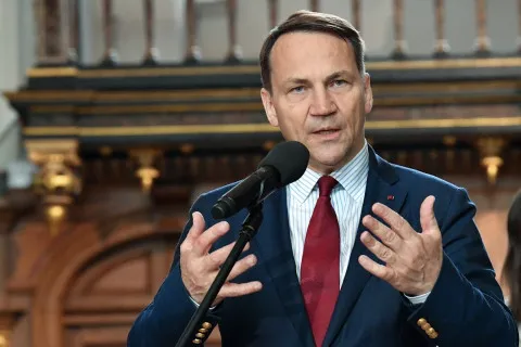 Сікорський зробив гучну заяву про війну в Україні: "Закінчиться як і Перша світова"