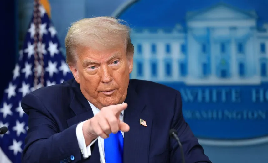 Трамп погрожує Європі повним припиненням допомоги Україні через вимоги щодо Гренландії - NYT