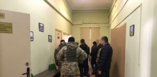 Правоохоронці проводять обшуки у Харківській міськраді - today.ua
