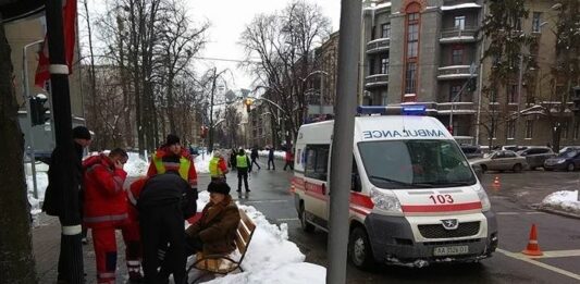 Кортеж Порошенка збив пенсіонера у центрі Києва - today.ua