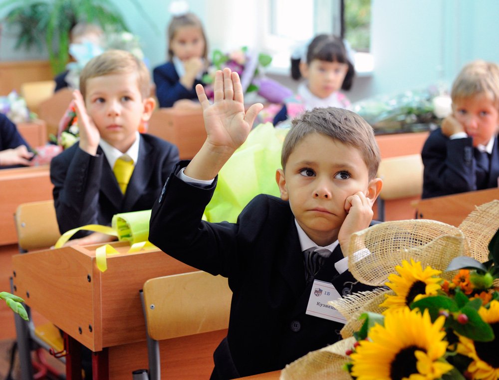 Українським школярам виплачуватимуть майже по 3000 грн на місяць, - Кабмін 