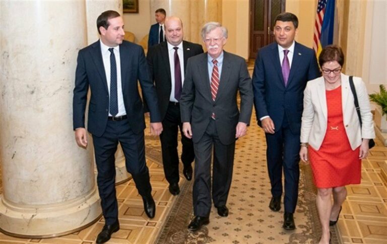 Глава Кабмина Украины встретился с советником Трампа - today.ua