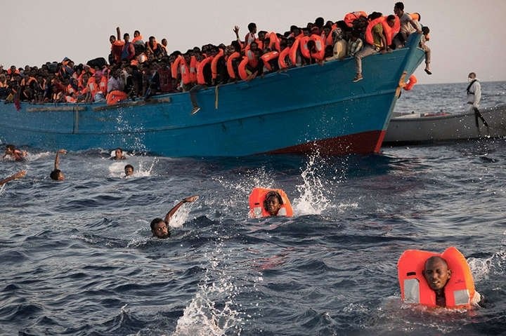 Італійська влада погрожує припинити приймати мігрантів - today.ua