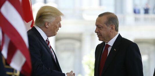 Трамп «дуже розчарований» відмовою Ердогана звільнити американського пастора - today.ua