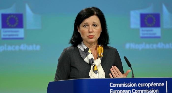 Еврокомиссия планирует изменить процедуру предоставления гражданства - today.ua