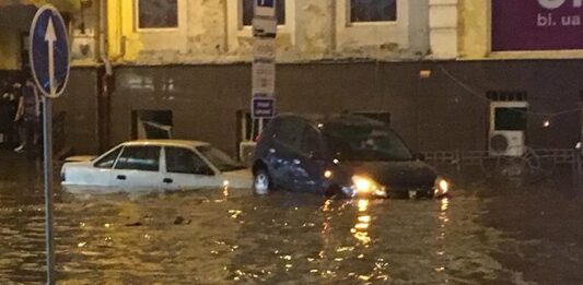 Вулиці Києва знов перетворились на річки - today.ua