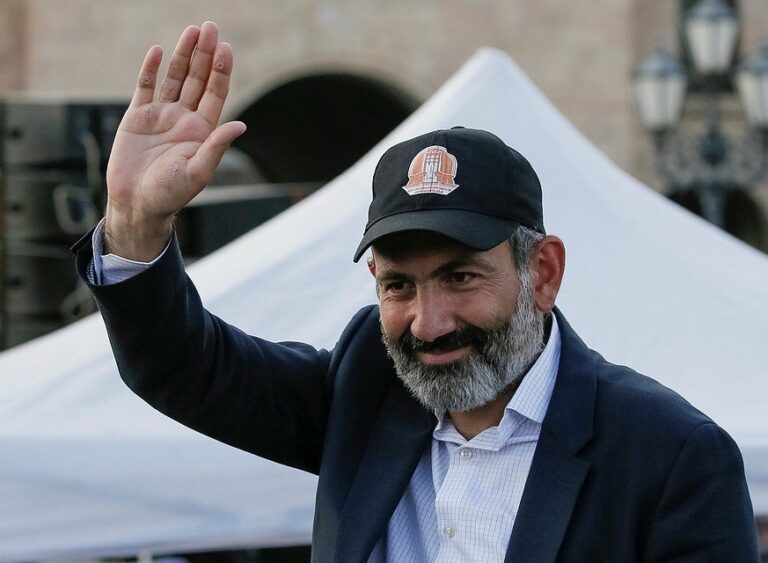 Премьер-министр Армении объявил об установлении власти народа - today.ua