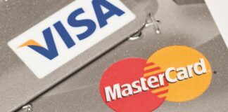 В Крыму прекратили пользоваться картами Visa и MasterCard - today.ua