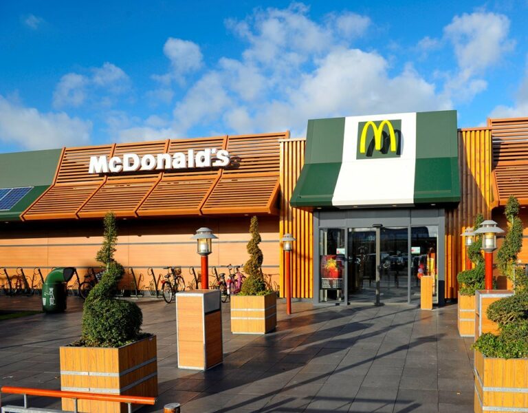 В 16 штатах США более полтысячи человек отравились салатами McDonald's - today.ua