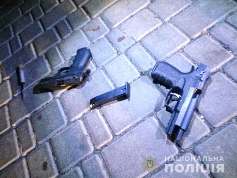 У Рівненській області чоловік влаштував стрілянину біля кафе - today.ua