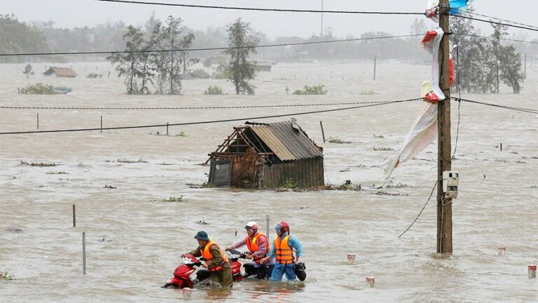 Наводнение во Вьетнаме: количество жертв выросло - today.ua