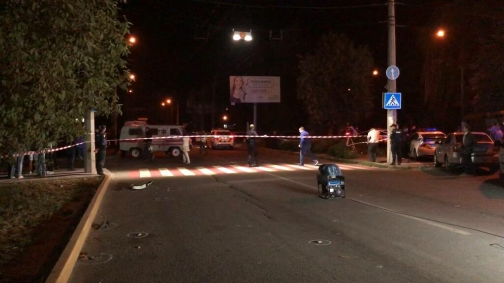 Поліцейське авто у Чернівцях насмерть збило пішохода
