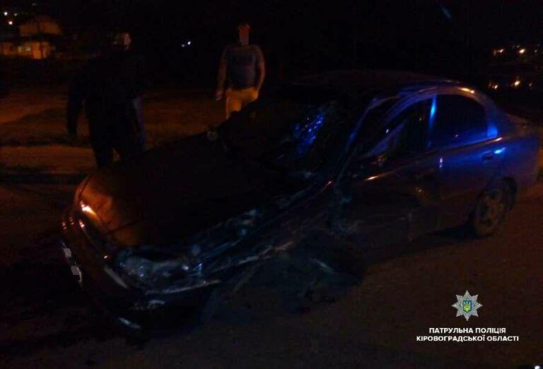 В Кропивницком пьяный водитель заснул за рулем автомобиля и совершил ДТП - today.ua