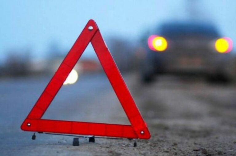 Три автомобиля столкнулись в ДТП на трассе Киев-Чоп: есть пострадавшие - today.ua
