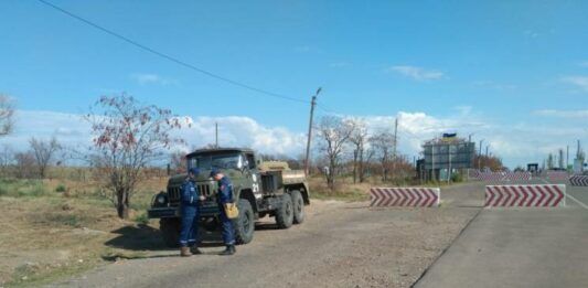 Через екологічну катастрофу у Криму 200 км доріг на Херсонщині обробили спецрозчином  - today.ua