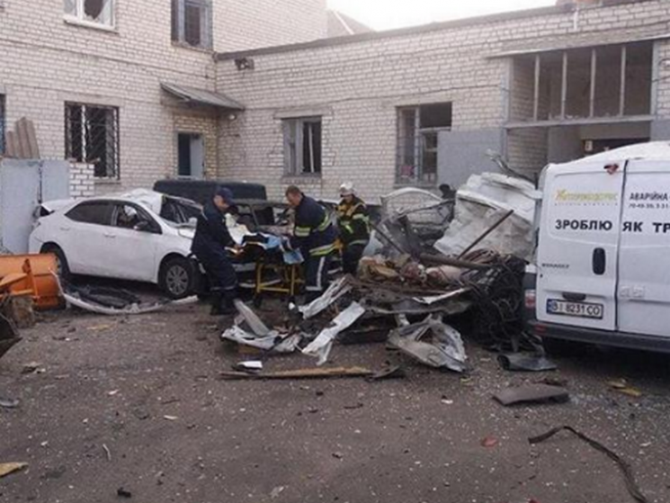 В Кременчуге взорвалась машина: пострадавший умер в больнице - today.ua
