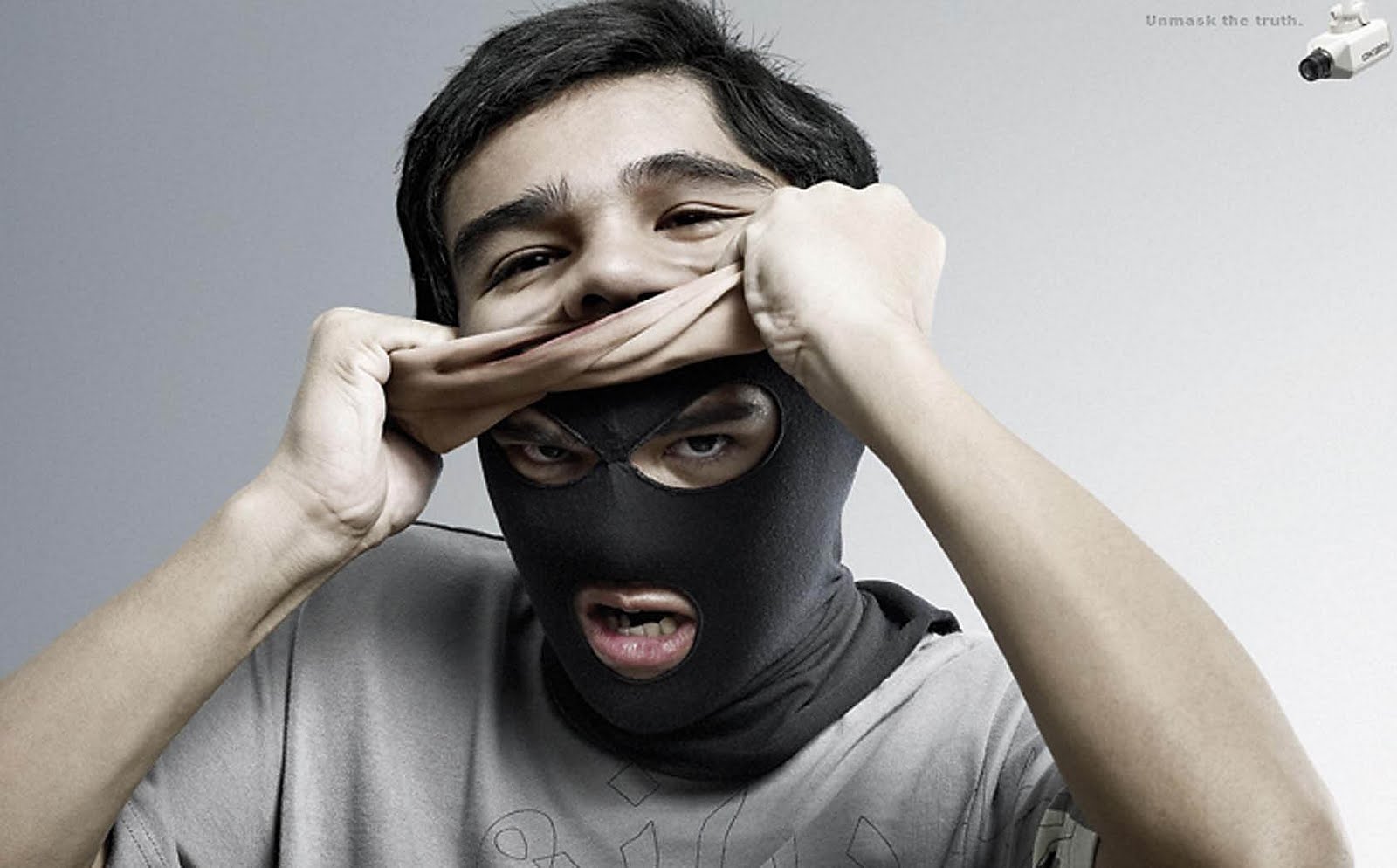 У украинцев отбирают квартиры судьи-аферисты (видео)