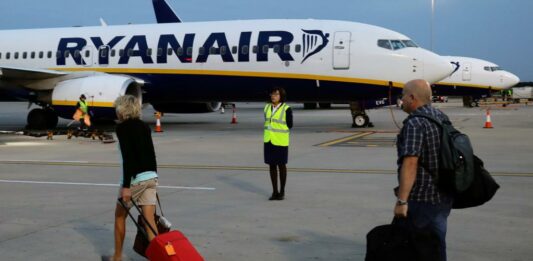 В Германии снова бастуют: отменено 150 рейсов Ryanair  - today.ua