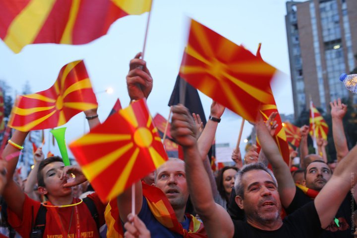Тысячи македонцев посетили митинг в поддержку смены названия страны  - today.ua