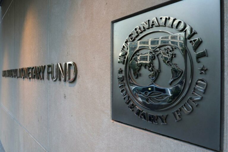 Білорусь відмовилася від кредитів МВФ, щоб “не шокувати населення“ - today.ua