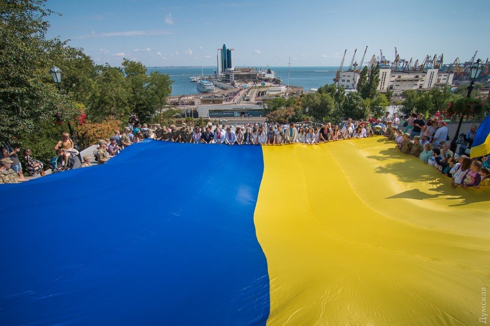 На Львівщині засудили чоловіка, який познущався над державними прапорами