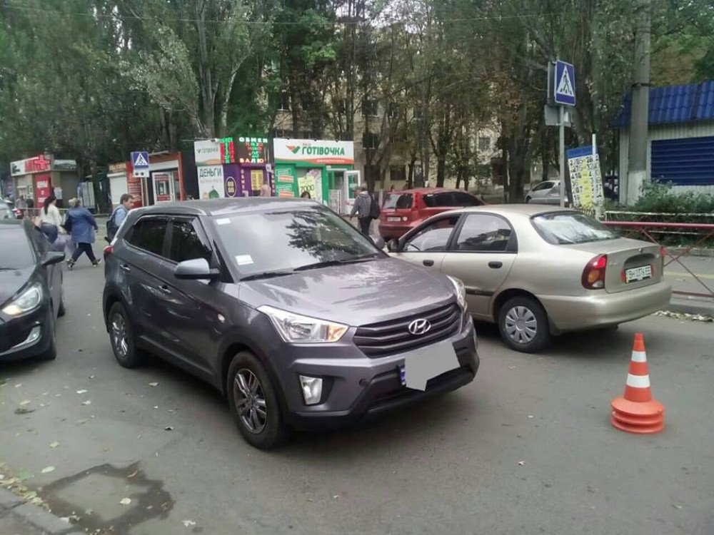 Горе-водій "зніс" дитину на переході в Одесі