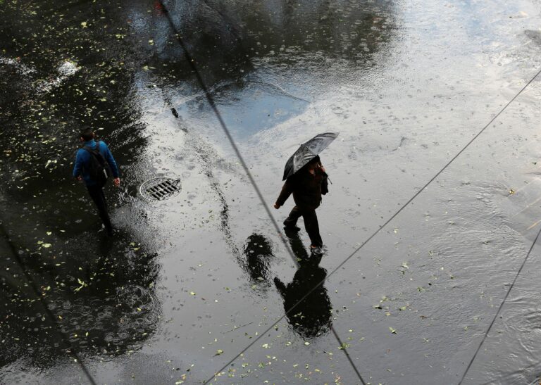 Похолодает и будет дождливо: украинцам рассказали о погоде на выходные - today.ua