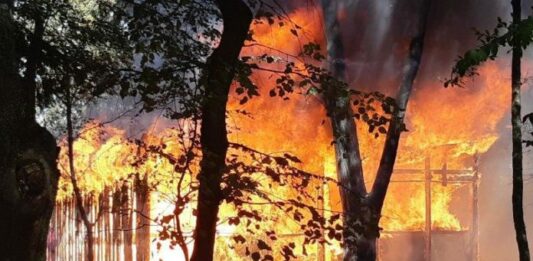 Масштабна пожежа спалахнула в центрі Вінниці (фото)  - today.ua